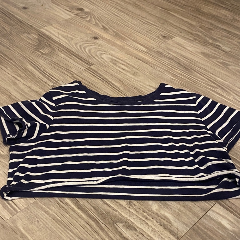 (LIKE-NEW) Juniors Old Navy Striped Cropped Tee